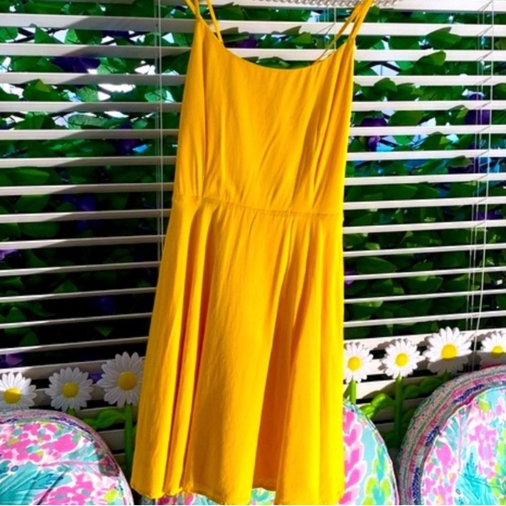 Forever 21 bright yellow strappy sunshine dress